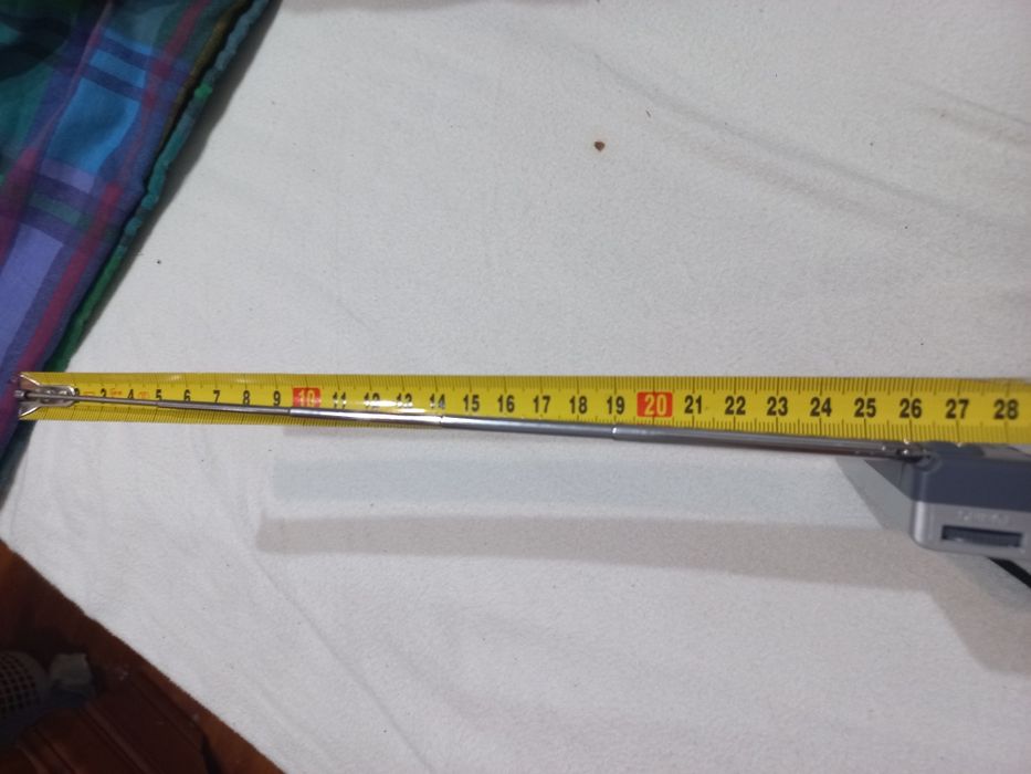 Rádio a pilhas (2AA) Novo.