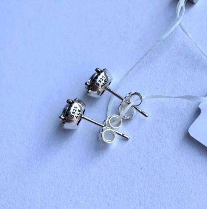 Сережки гвоздики Pandora