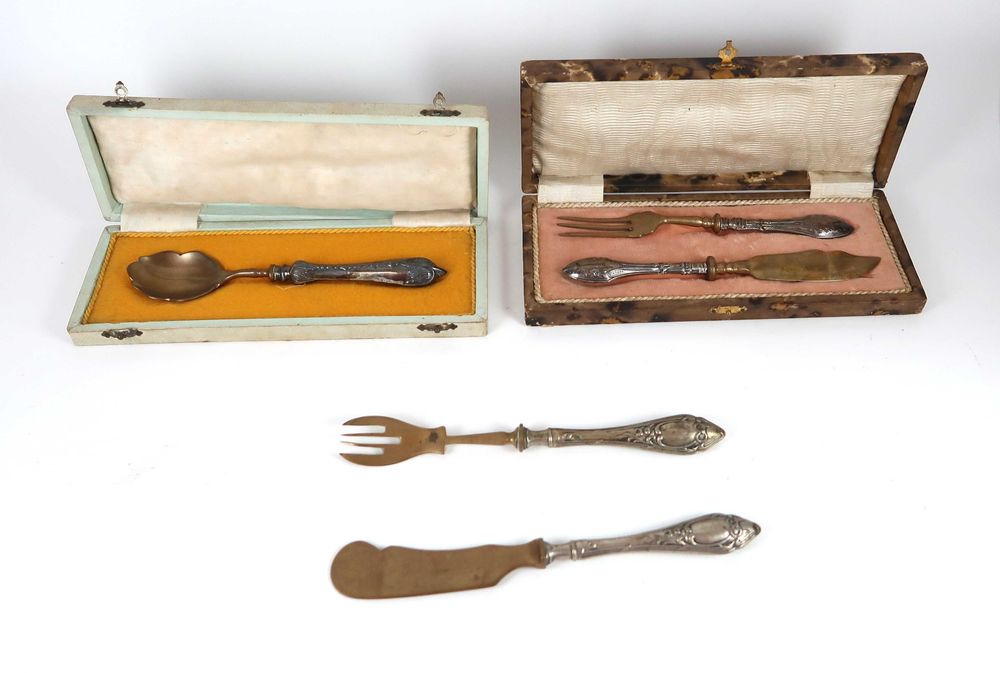 Talheres muito antigos em prata e cobre