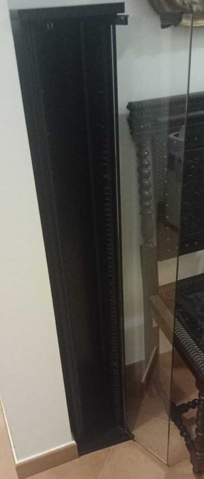 Torre de CD's para cerca de 60 unidades