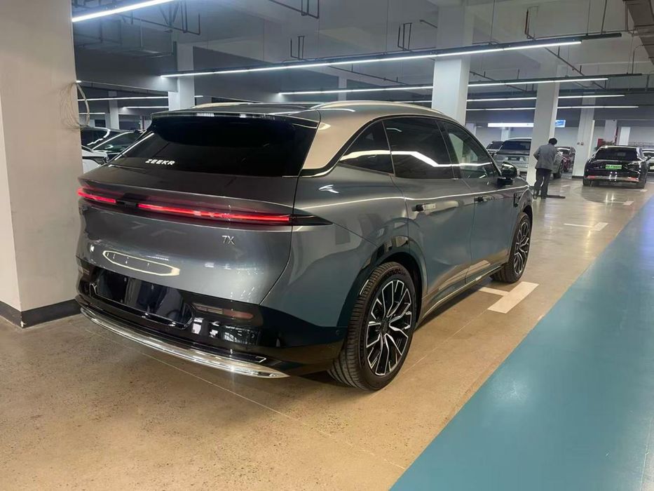 2024 ZEEKR 7X 100kWh Long-range 4WD Intelligent Driving Edition