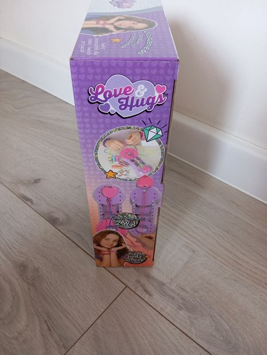 Urządzenie do produkcji bransoletek Love & Hugs
