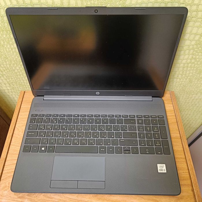 HP 15-dw1085ur (2C6R3EA) 15,6" дисплей Intel Core i5-10210U / 16 ГБ ОП / 256 ГБ SSD