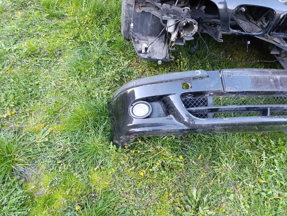 Zderzaki oryginalne  m pakiet E39 touring 475 blacksapphire