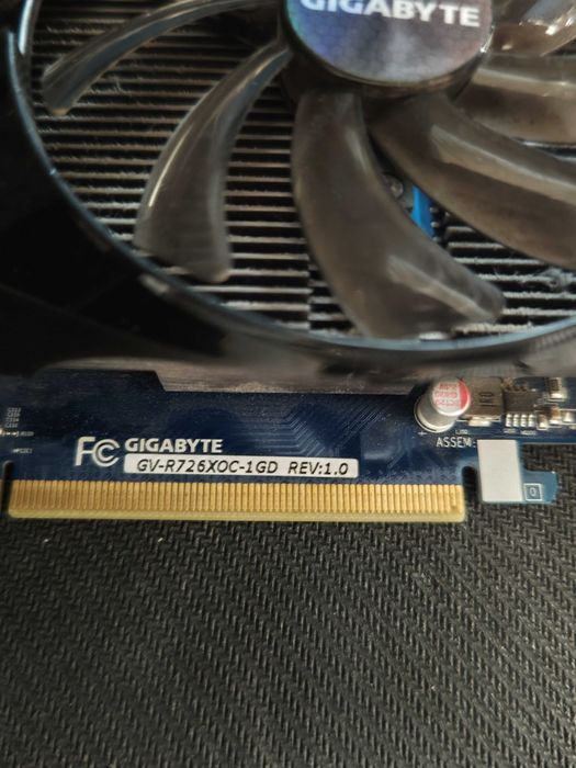 Продам відеокарту GIGABYTE Radeon R7 260X 1024MB GDDR5 (128bit)