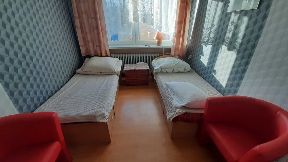 Noclegi u Iwony   (atrakcyjne tanie noclegi służbowe i turystyczne ]