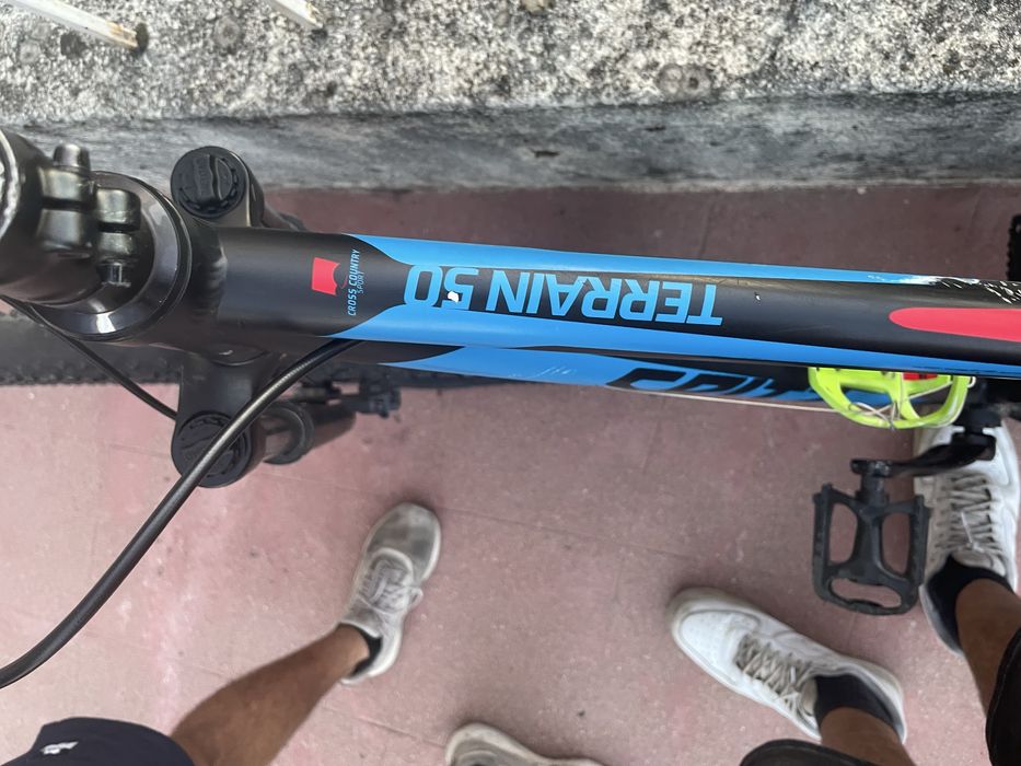 Bicicleta TERRAIN 5.0 roda 29 – Travões de disco e suspensão