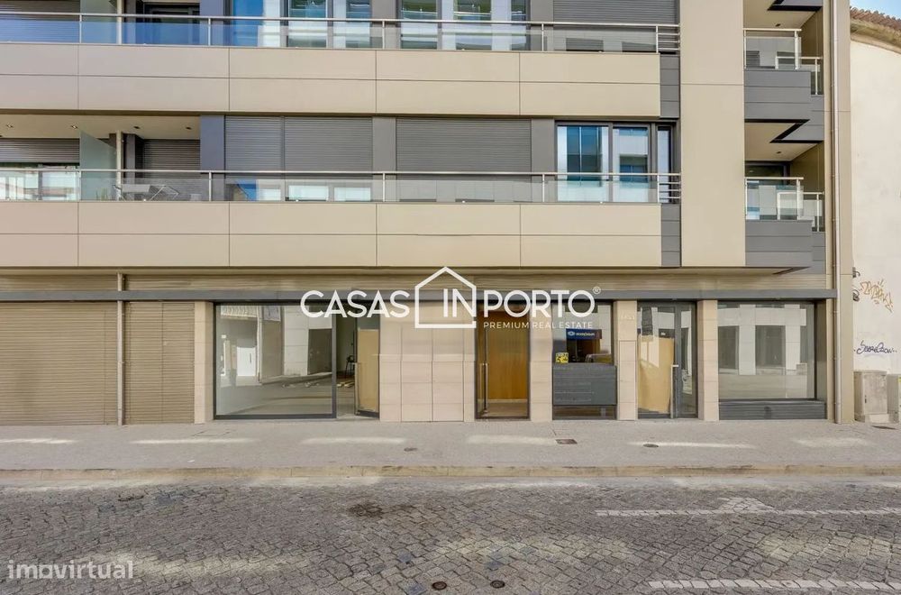 Loja junto a Câmara da Maia