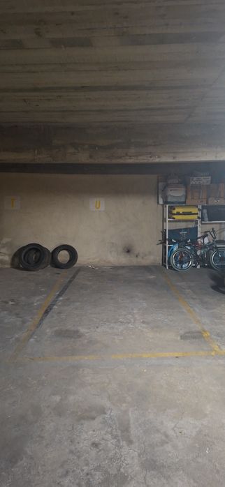 Alugo lugar de estacionamento - Barreiro centro