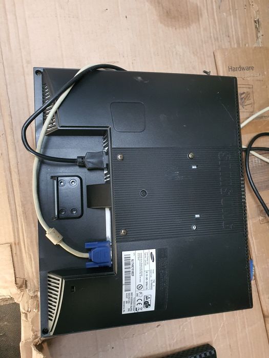 Monitor de computador a funcionar bem482707861637713922
