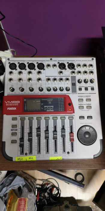 Mesa mistura Fostex VM 88