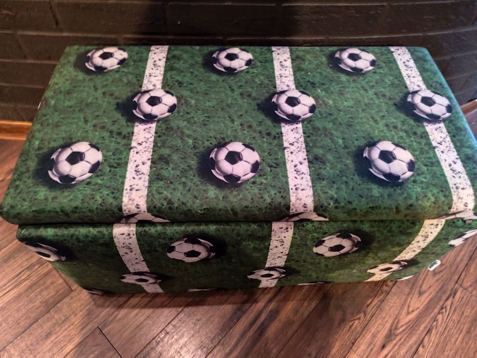 Skrzynia pudło do przechowywania piłka boisko