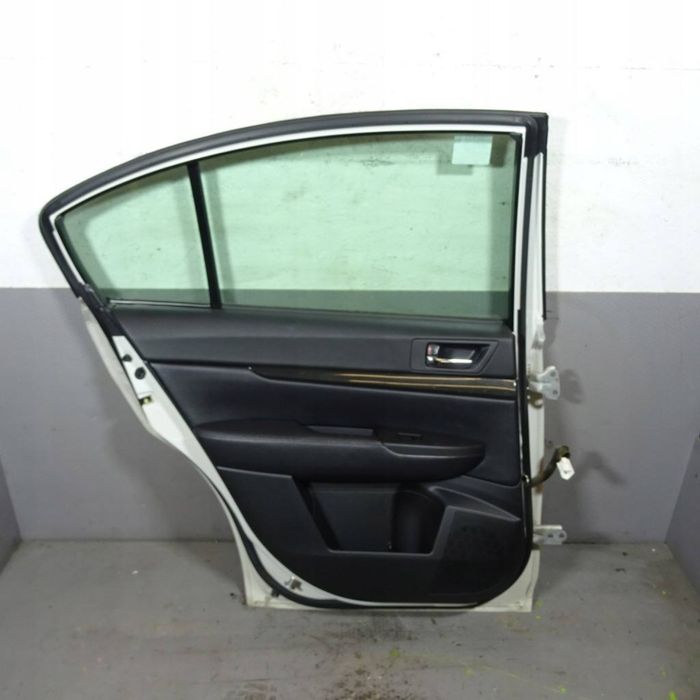 Дверь Subaru Legacy 2014