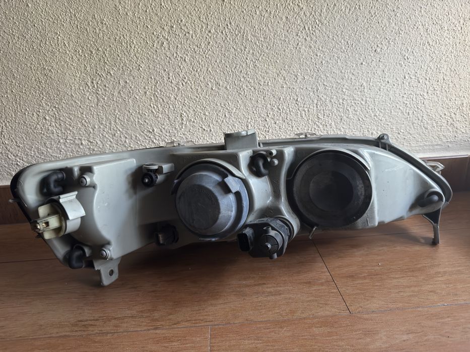 Farol diateiro Honda Accord VI
