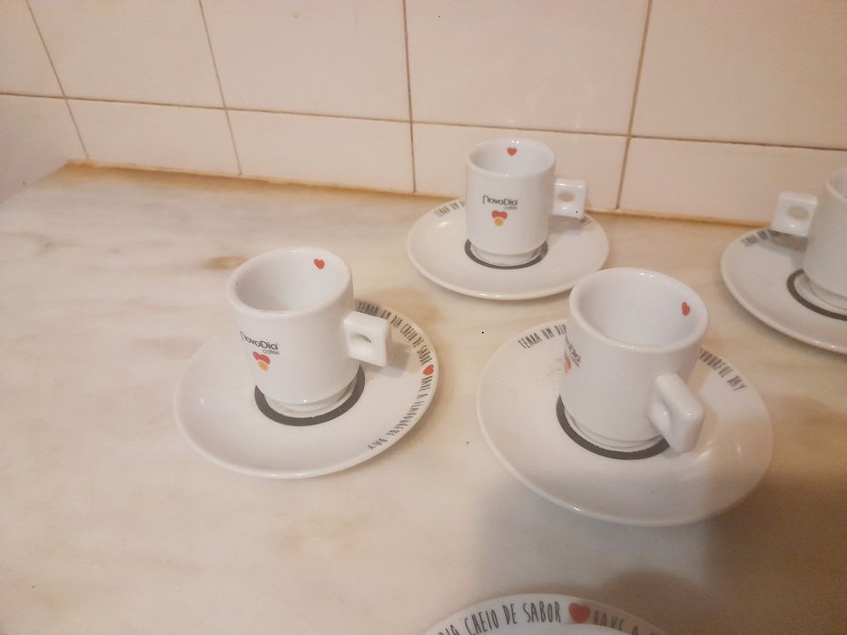 Conjunto de Chávenas de Café/Meias de Leite Novo Dia