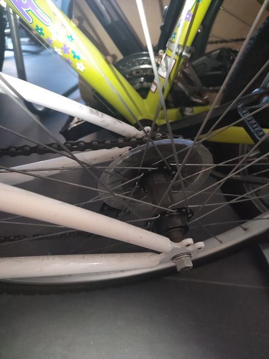 Bicicleta branca Decathlon