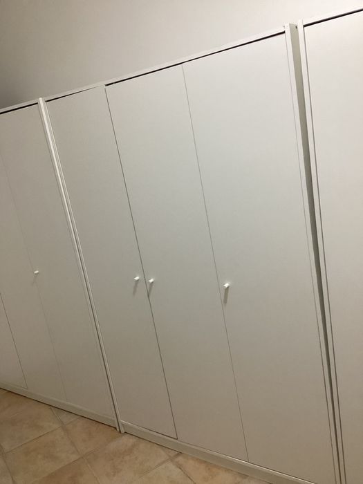 Roupeiro com 3 portas IKEA