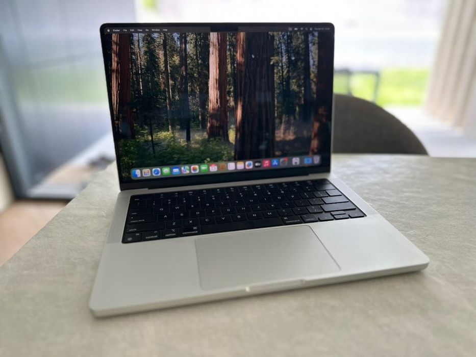 Apple Macbook M3 Pro - 36GB - 512GB - US