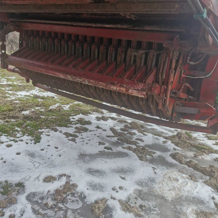 Przyczepa samozbierająca strautmann super vitesse