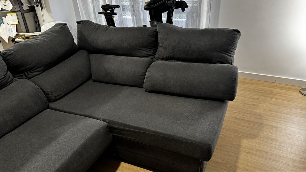 Sofa de canto com puff e bancos