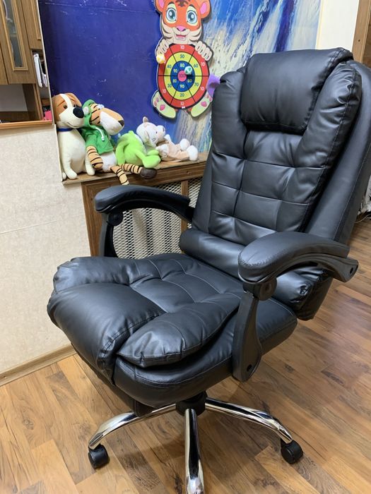 Продаю нове компьютерне крісло