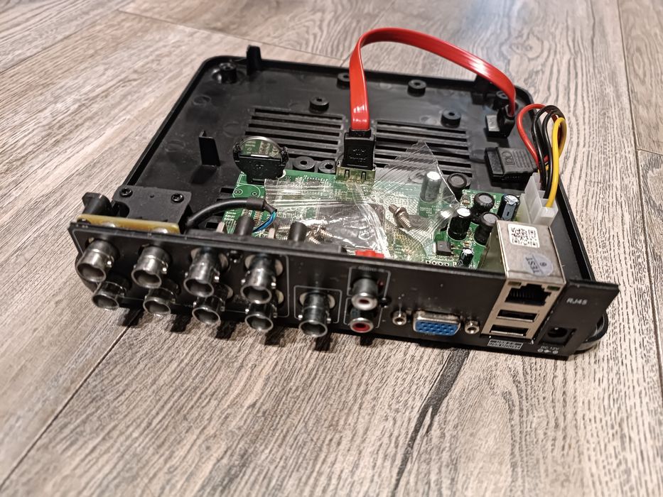 Rejestrator GISE na 8 kamer GS-408E h.264