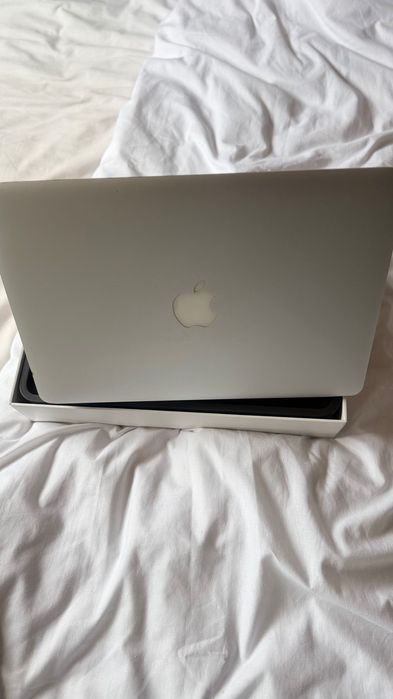 MacBook Pro 13” na caixa