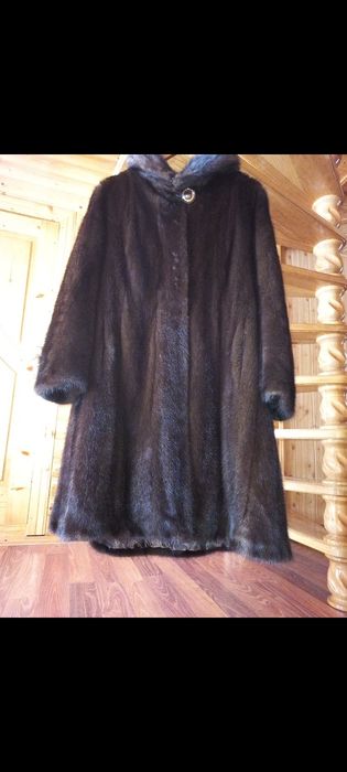 Продам норкову шубу