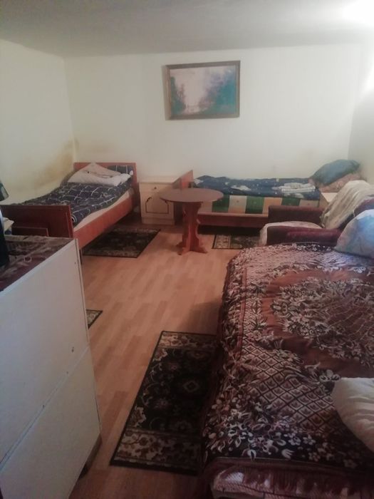 Здам пів будинка в районі лікарні