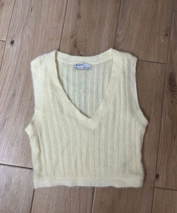 puchata kamizelka w kolorze butter yellow Bershka rozmiar L 40