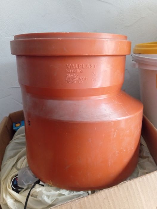 Канализационный переходник 250/200