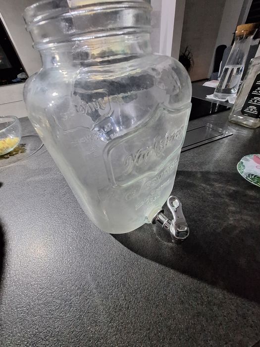 Słój szklany 2l. Z kranikiem