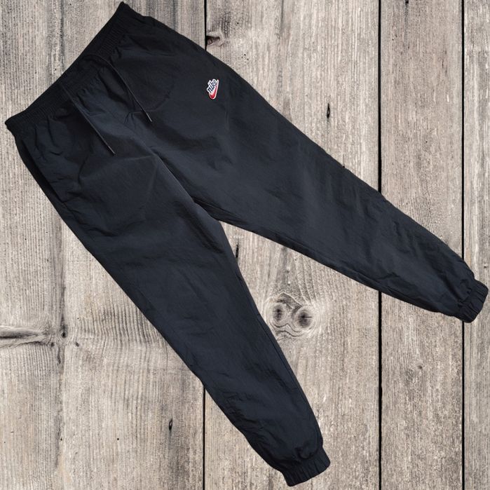 Нейлонові штани Nike NSW Heritage black nylon (Розмір S)