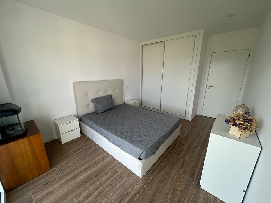 Cama de casal nova