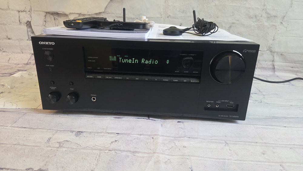 7.2  Onkyo Tx-nr696  Wi-fi BT THX 4k/60p HDR Atmos Vtuner google Sonos