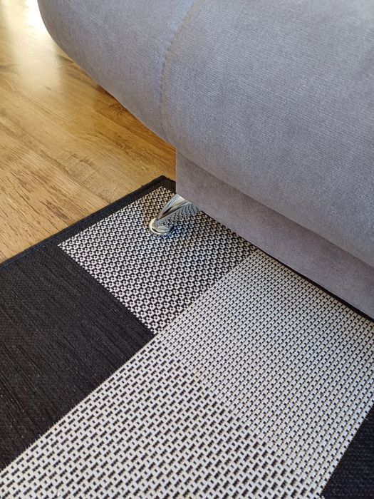 Szara kanapa rozkładana