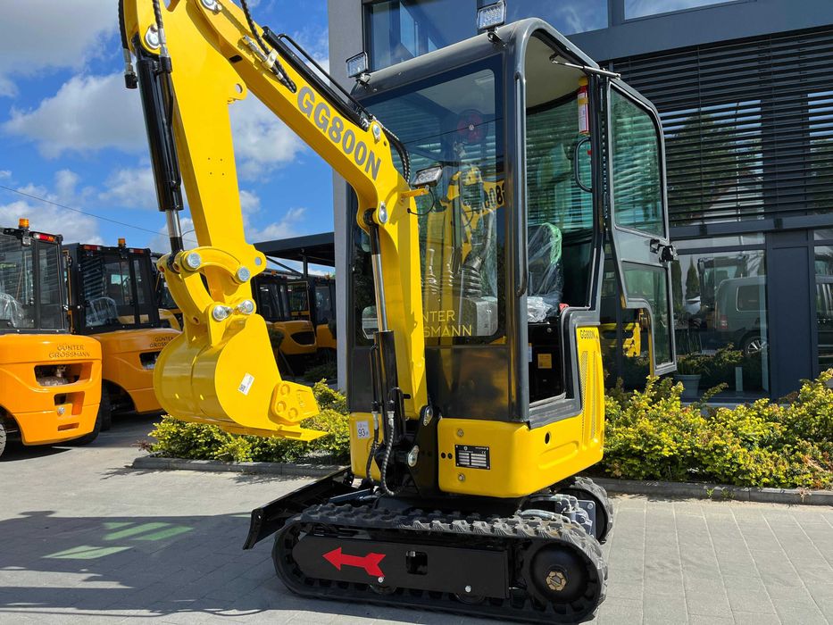 Nowa minikoparka Gunter Grossmann GG800N z kabiną