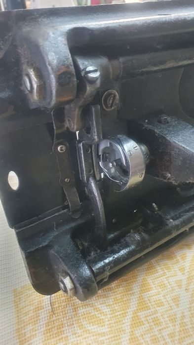 Продам швейну машинку 22 клас