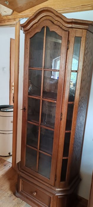 Witryna w stylu rustykalnym na sprzedaż