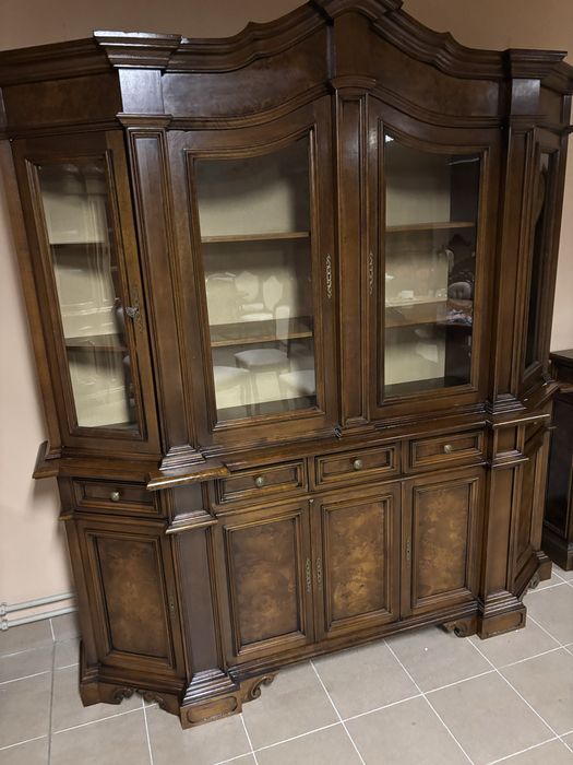 Włoska Stylowa Witryna Kredens Bliblioteczka Ludwik Barok Czeczot