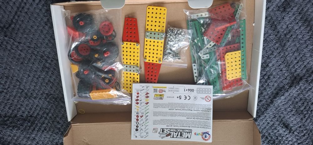 Конструктор металевий Технок «Мегауніверсал», 381 деталь/30 моделей