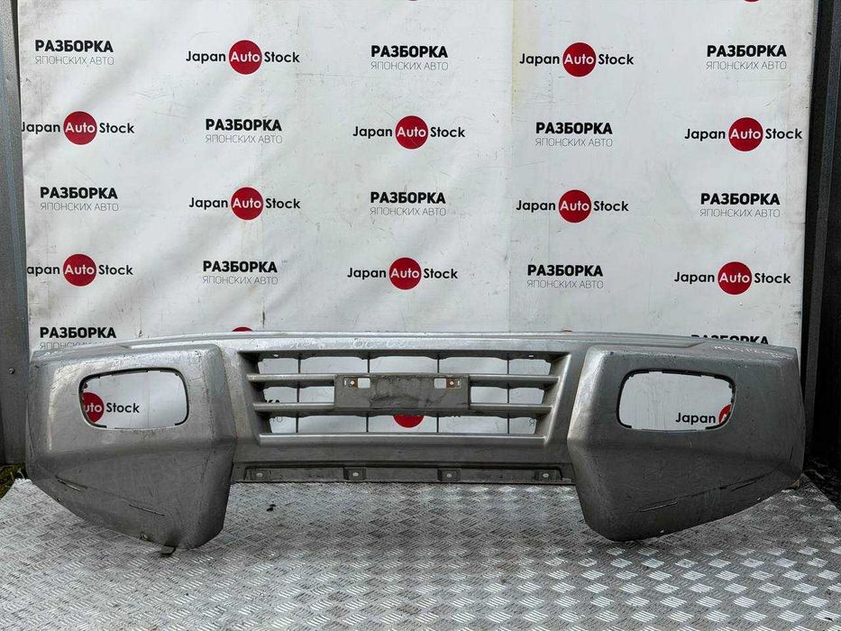 Бампер передний Mitsubishi Pajero Wagon, год 2000-2003