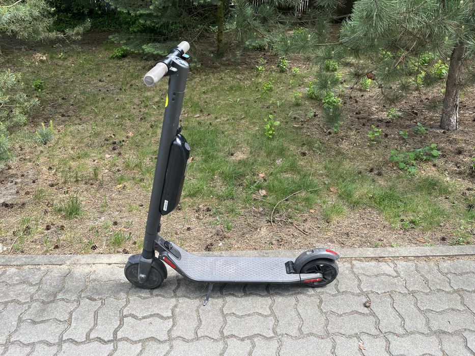 Hulajnoga elektryczna Segway Ninebot ES2