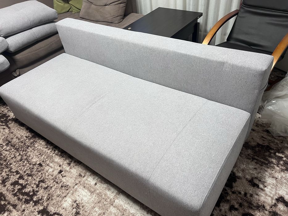 Диван- кровать в ідеальному стані. Самовивіз.