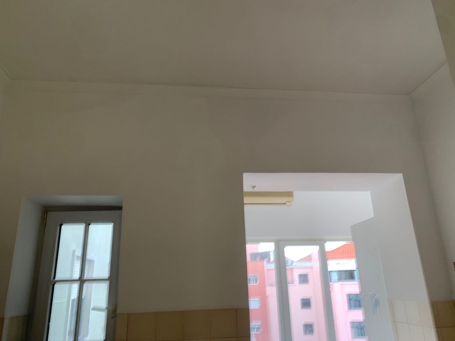 Faço Pinturas e Reparações