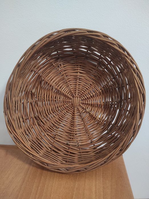 Płaski kosz wiklinowy, taca