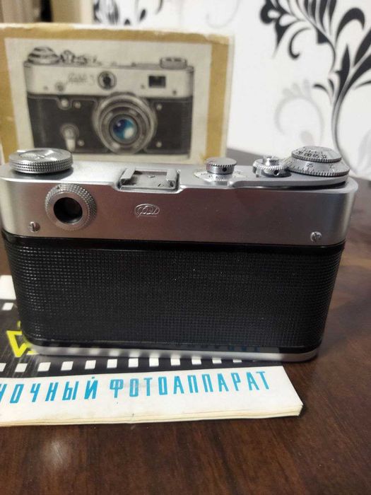 Фотоапарат плівковий ФЕД-3 в шкіряному чохлі (вир-во СРСР 1977р.)