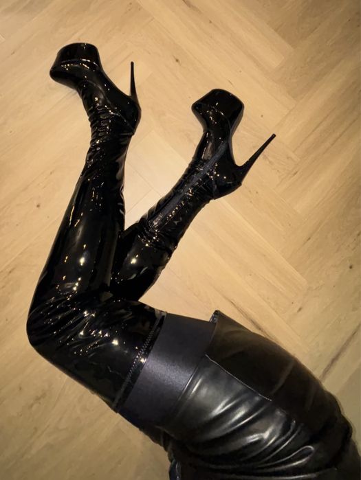 Długie kozaczki latex high heels 16 cm trans rozm. 44