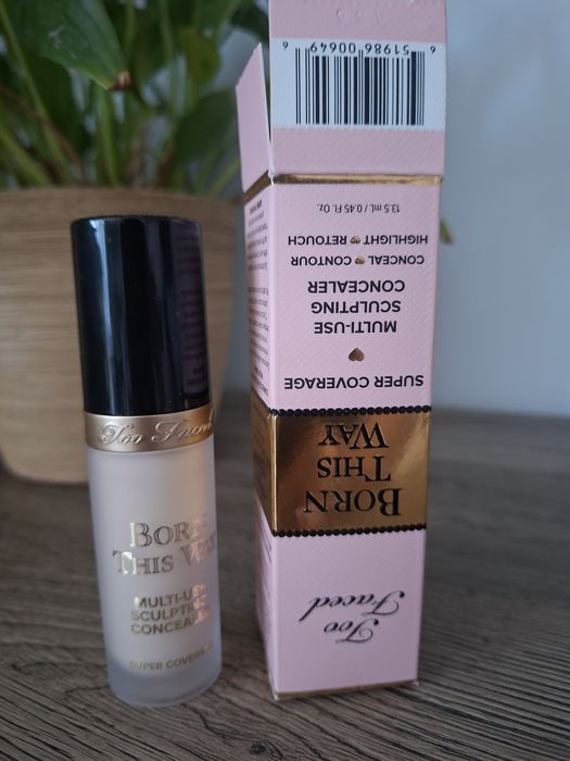 Korektor podkład Born This Way