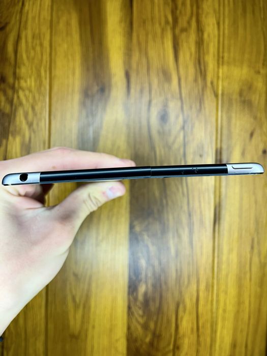 iPad Mini 4 2015 32gb. ICloud Lock